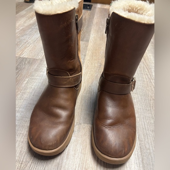 UGG Breida Waterproof Chestnut Boots Fuzzy Lining - Picture 5 of 13
